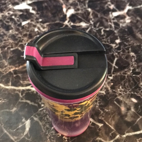 Starbucks got cup - Picture 2 of 2